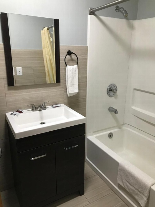 AmeriVu Inn and Suites Wolcott Waterbury image 12