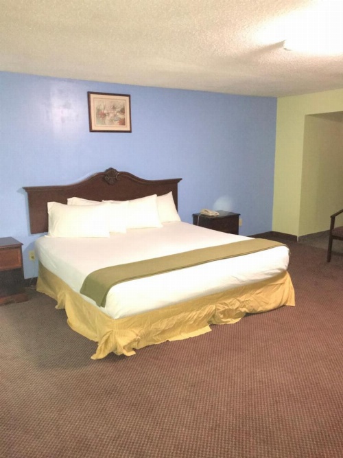 AmeriVu Inn and Suites Wolcott Waterbury image 14