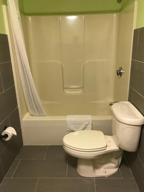 AmeriVu Inn and Suites Wolcott Waterbury image 15