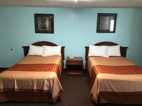 AmeriVu Inn and Suites Wolcott Waterbury image 22