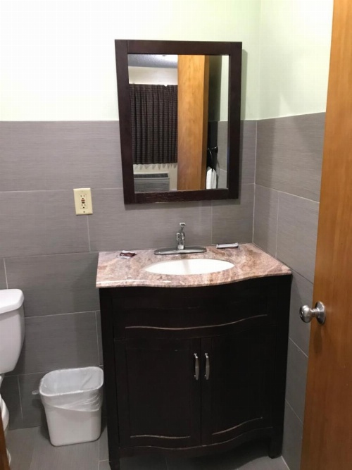 AmeriVu Inn and Suites Wolcott Waterbury image 24