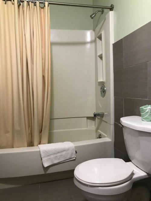 AmeriVu Inn and Suites Wolcott Waterbury image 25