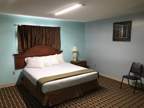 AmeriVu Inn and Suites Wolcott Waterbury image 26